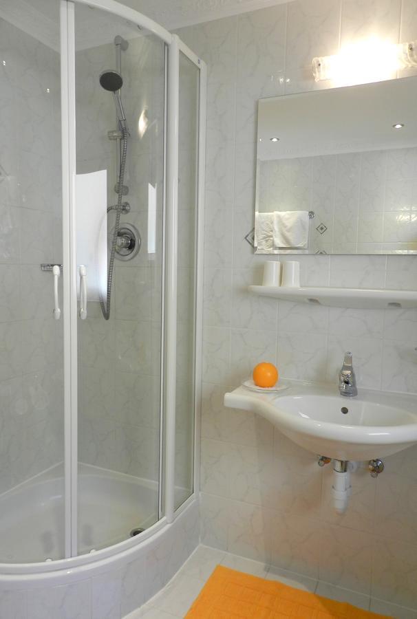 Katiuscia Aparthotel เซลวาดีวัลการ์เดนา ภายนอก รูปภาพ